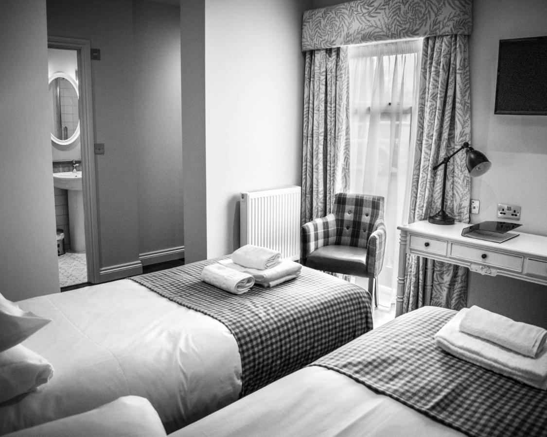 Bed and Breakfast The Walhampton Arms Lymington Esterno foto