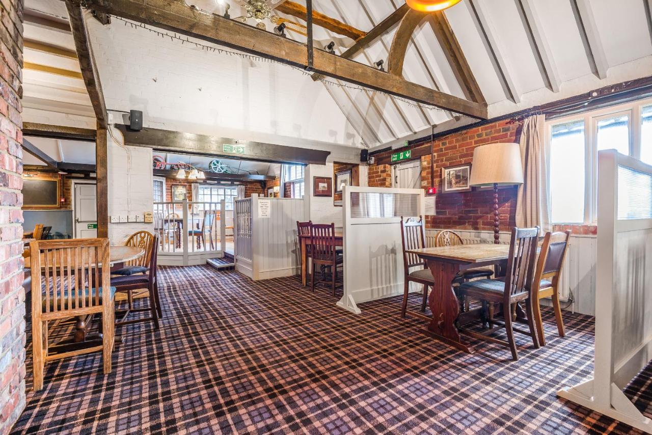 Bed and Breakfast The Walhampton Arms Lymington Esterno foto